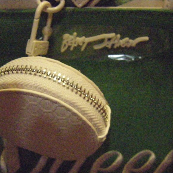 Betsey Johnson Kitsch Queen Of The Green Large Canvas Tote Bag Green & White NWT - Picture 15 of 16